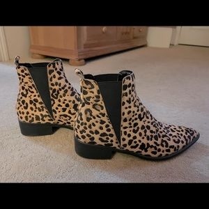 Steve Madden Jerry leopard print calf hair booties, size 8.5